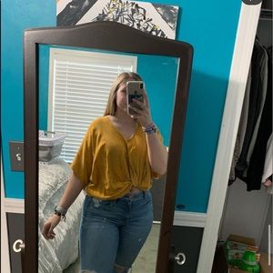 SOLD NWT Belk Twisted Tie Top